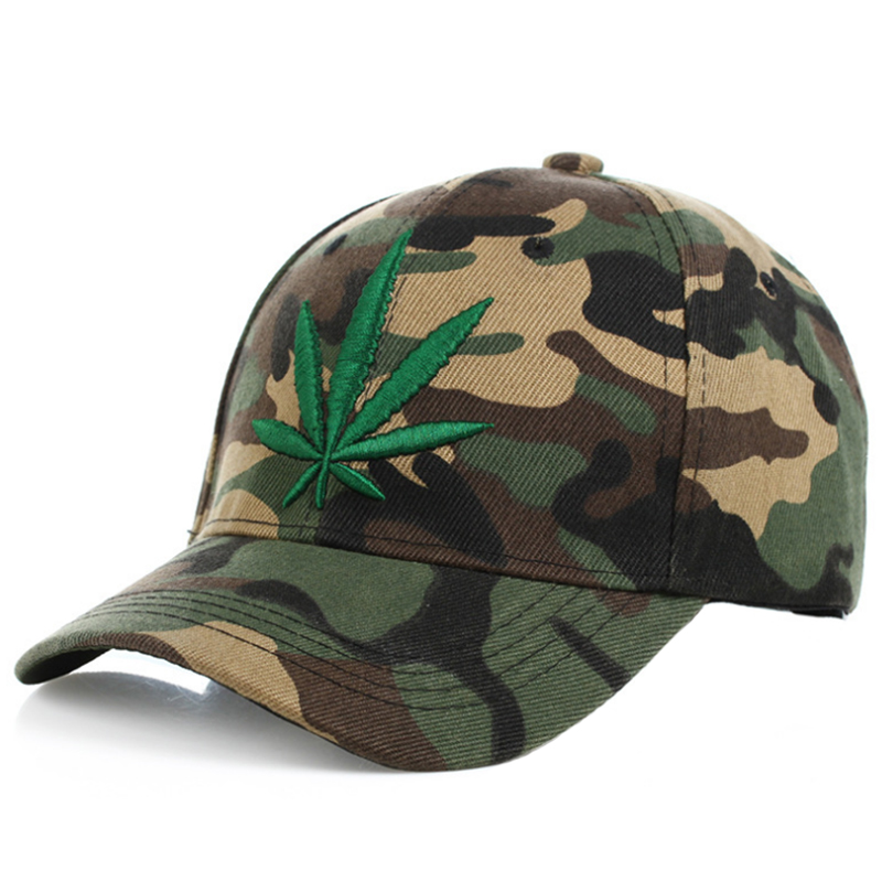 Camouflage baseball cap with custom made 3D embroidery logo
